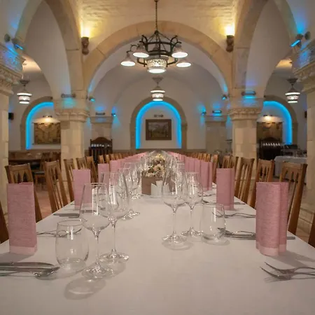 Takler Kuria 4* Szekszárd