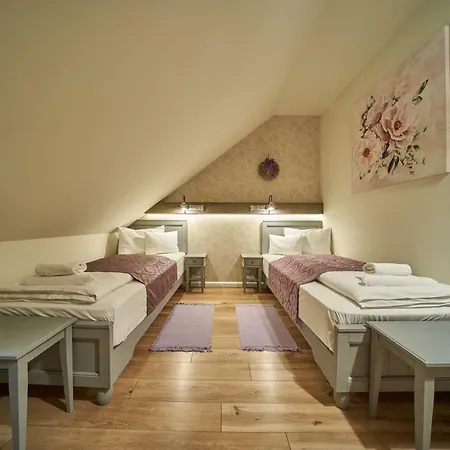 Takler Kuria 게스트하우스 4*