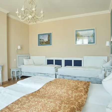 Takler Kuria 4* Szekszárd