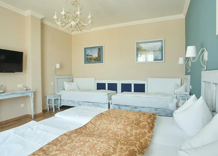 Takler Kuria 4* Szekszárd
